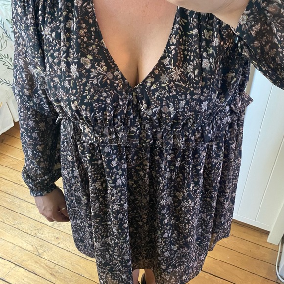 Zara | Floral babydoll v-neck dress. Size Small. - Picture 5 of 8